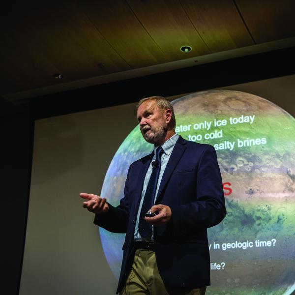 Professor Ray Arvidson granted Earth Science in United States Leader Award