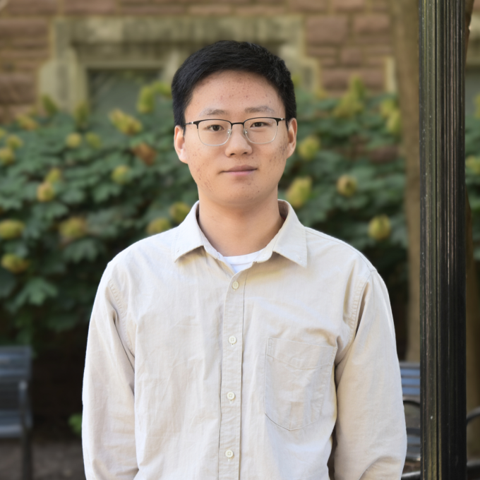 Headshot of Xuanyu Liu