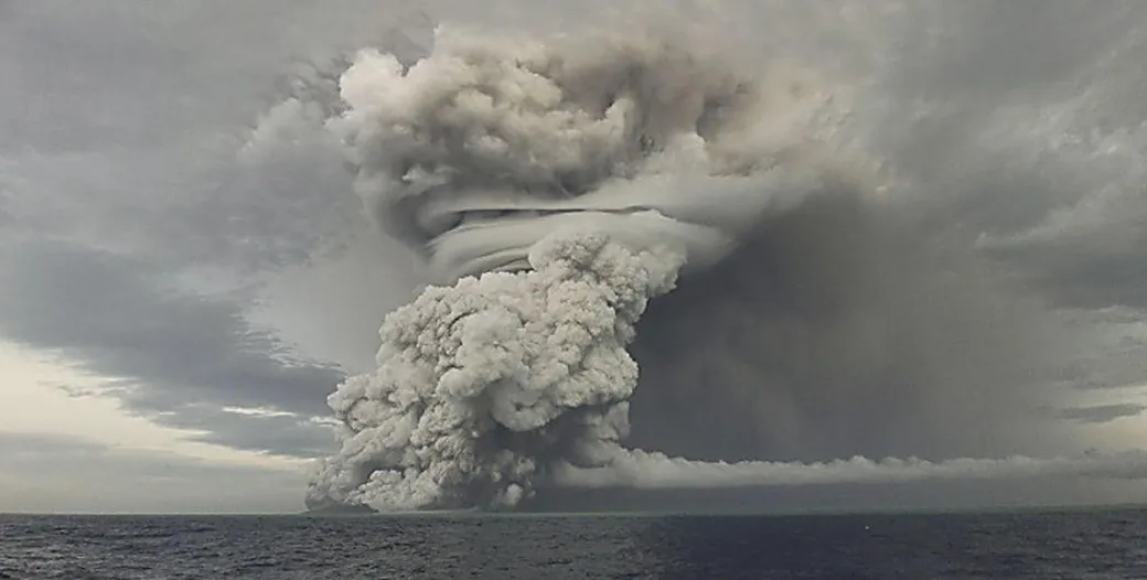 "2022 Hunga Tonga eruption"
