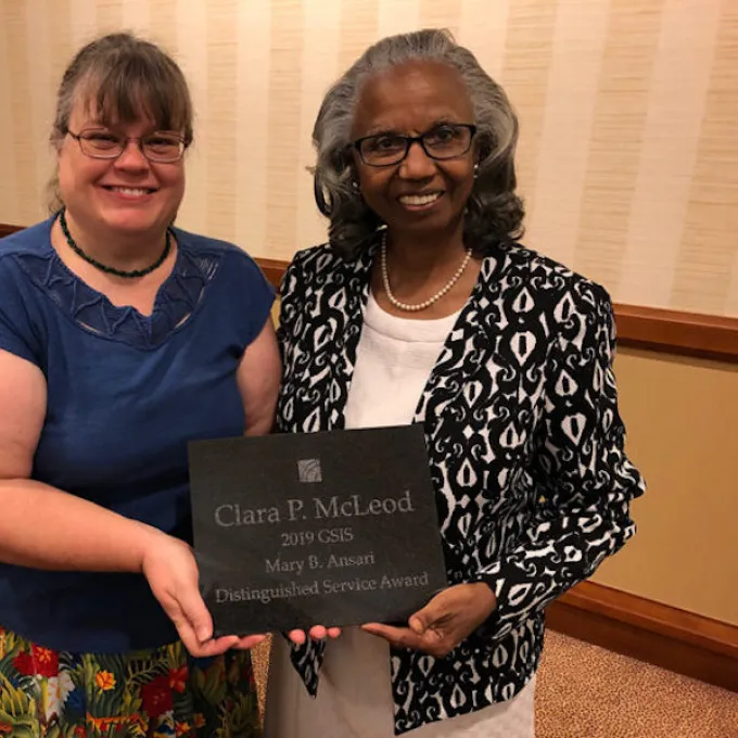 McLeod received the 2019 Mary B. Ansari Distinguished Service Award of the Geoscience Information Society (GSIS)